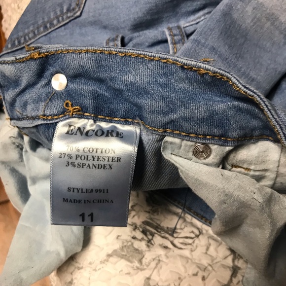 Women's Skinny Jeans - Picture 7 of 12